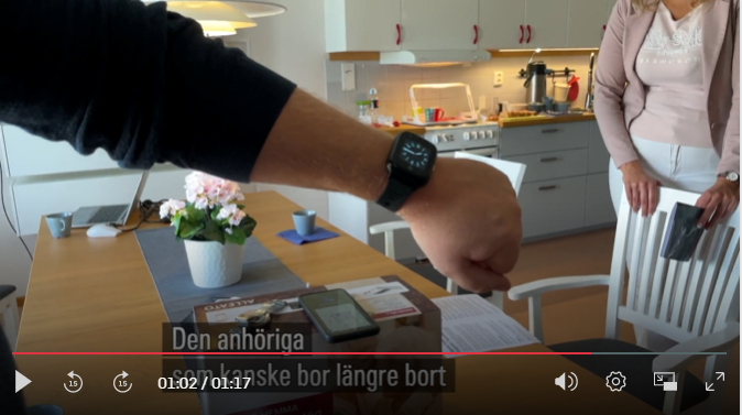 Sensoremin älykello turvahälyttimellä ja siihen liittyvällä sovelluksella Ruotsin televisiossa