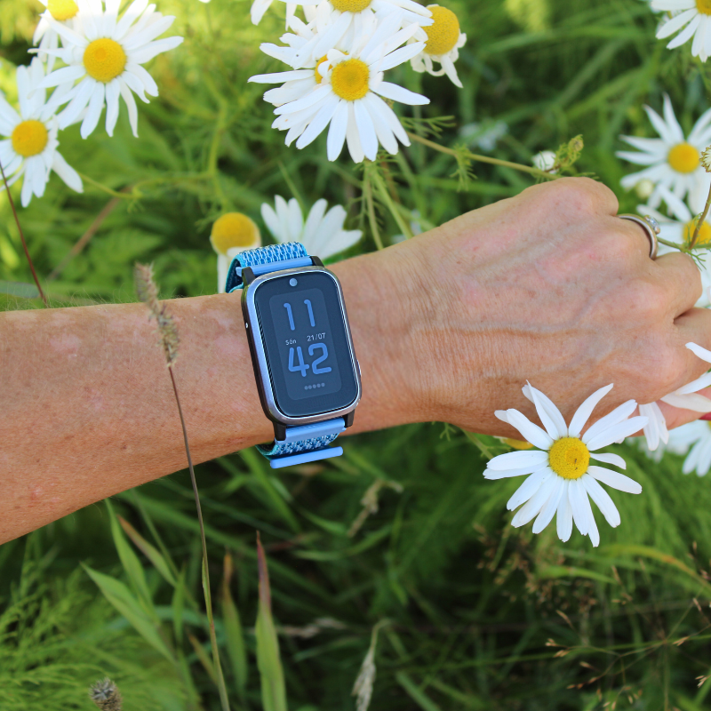 Sensorem_trygghetslarm_senior_utomhus_prästkragar