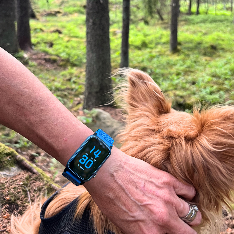 Sensorem_trygghetslarm_smal_handled_klappar_hund